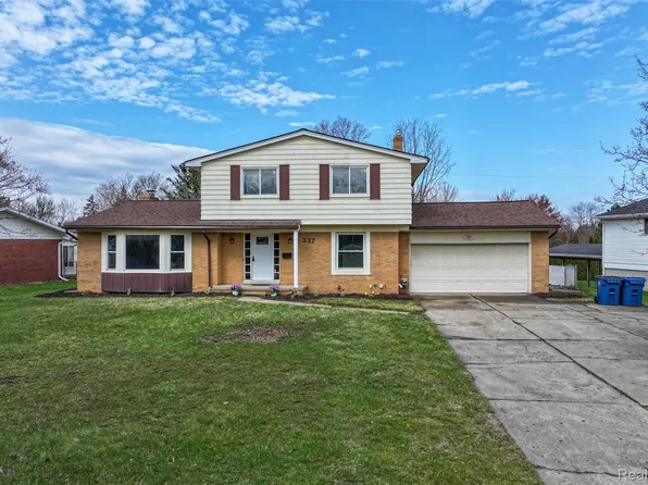337 Bella Vista Dr, Grand Blanc, MI 48439