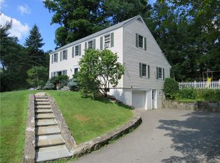 4 Tanya Ln, Mahopac, NY 10541