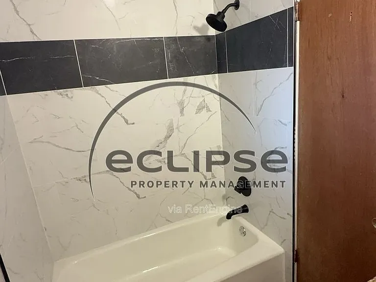 Summit View Apartments — Photo 72