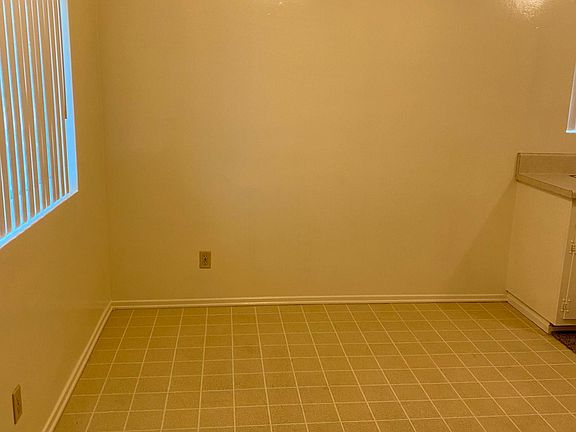 5th image of 9330 Cedar St #8