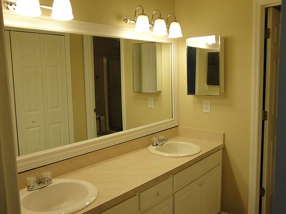 Dual vanity in MBa