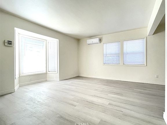 5th image of 2354 Schoolside Ave