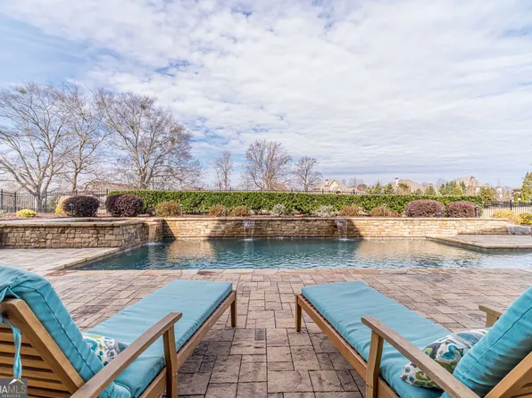 2262 Crimson King Dr, Braselton, GA 30517