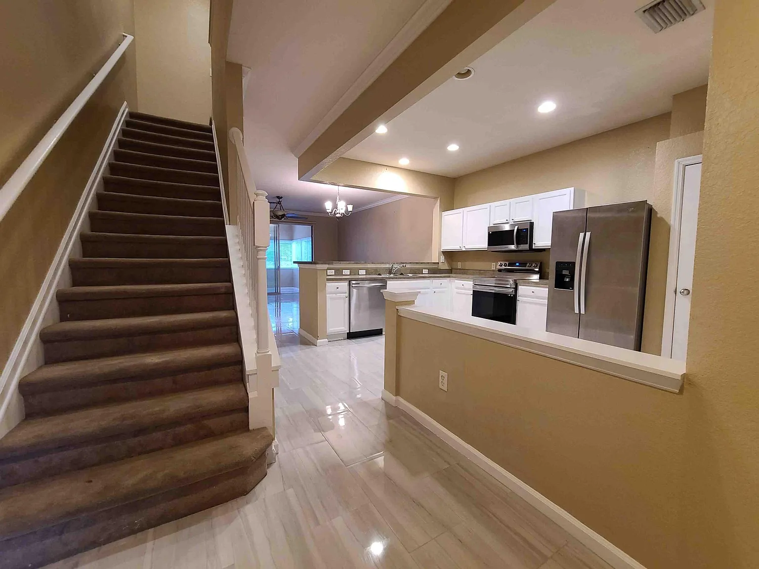 3 bed, 1584 sqft, $1,650 — Photo 2