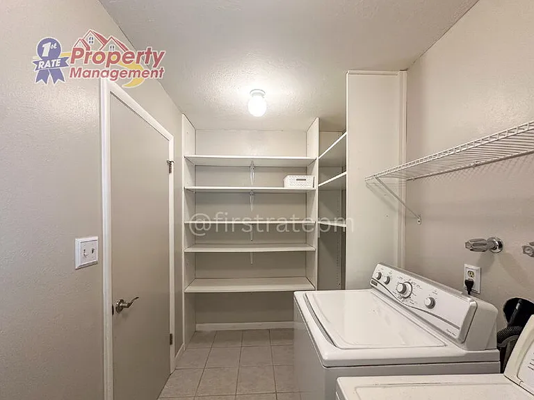 2624 N Hillway Dr — Photo 34