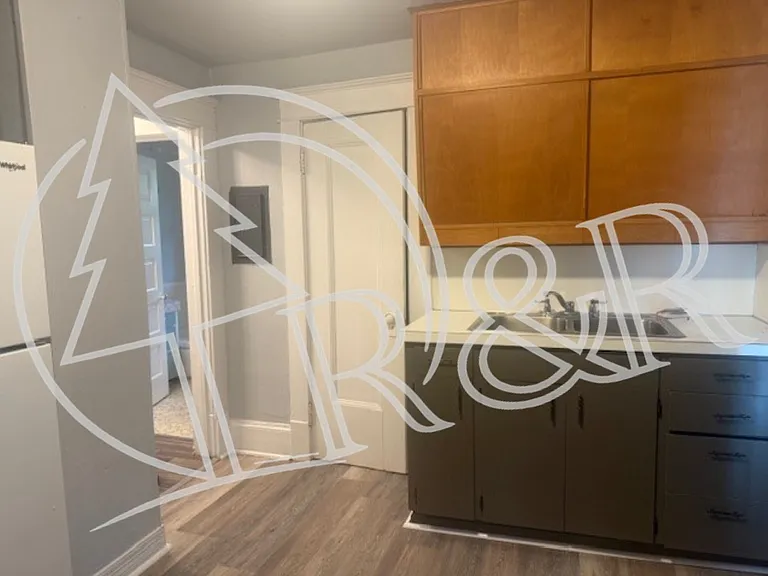 842 Almaden St #2 — Photo 3