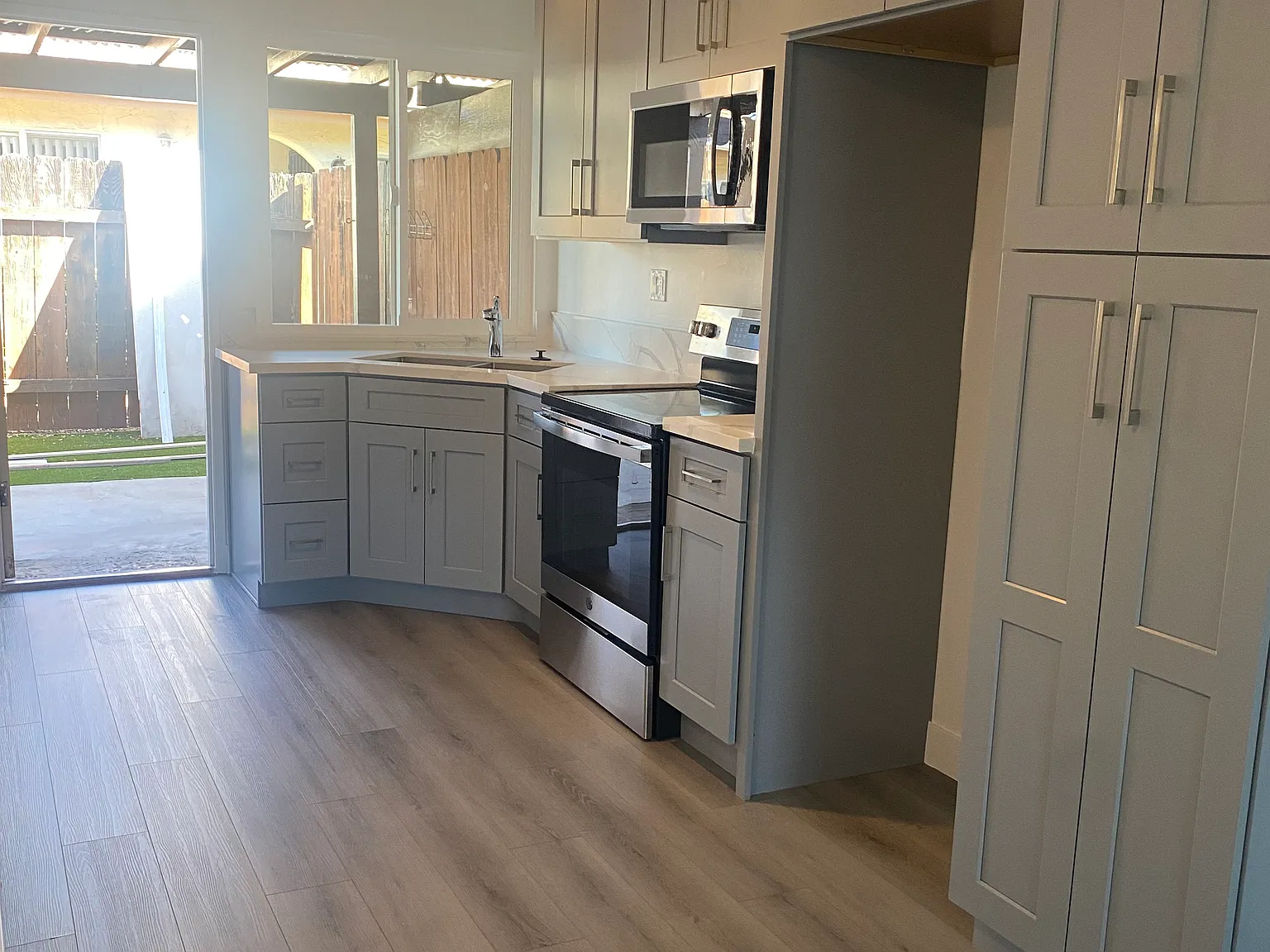 2 bed, 850 sqft, $2,850 — Photo 4