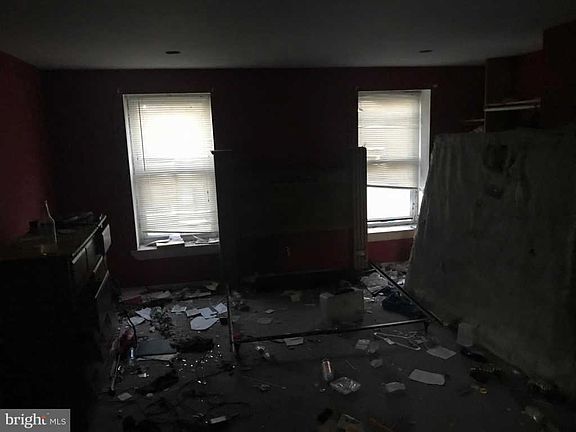 4th image of 1534 W Tioga St