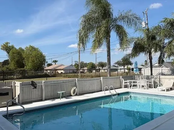 1005 SW 48th Ter APT 8, Cape Coral, FL 33914
