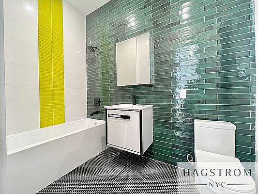 2nd image of 631 E 6th St APT 4B