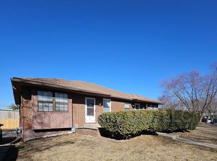 1031 SW Kingscross Rd, Blue Springs, MO 64014