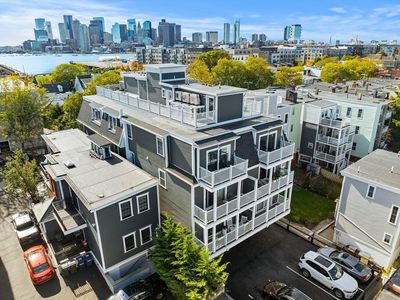 106 Webster St #PENTHOUSE 1, Boston, MA, 02128