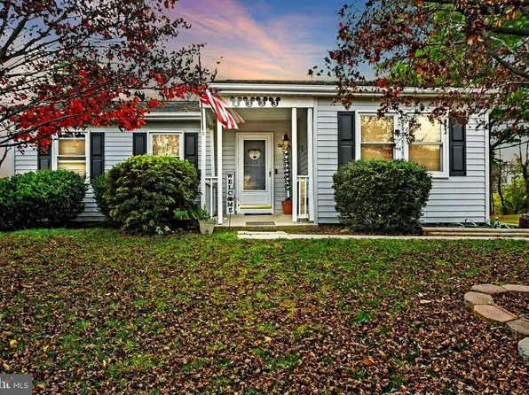 4333 Sycamore Dr, Hampstead, MD 21074