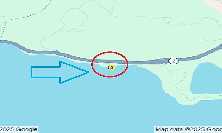 the photo shows accurate location on Maps