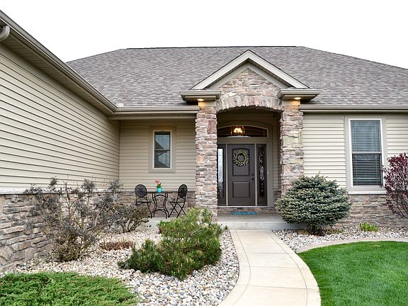 4th image of 57809 Hillside Dr
