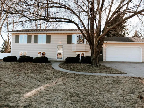 1117 Eastside Dr, Sioux Center, IA 51250