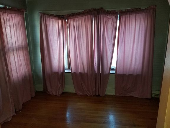 3rd image of 120 Hobart Ave