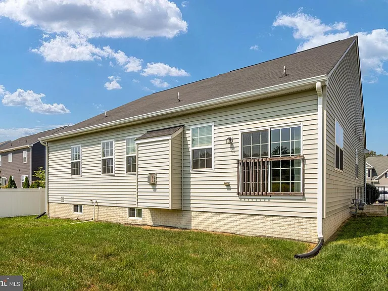 9627 Hillcrest Dr — Photo 47