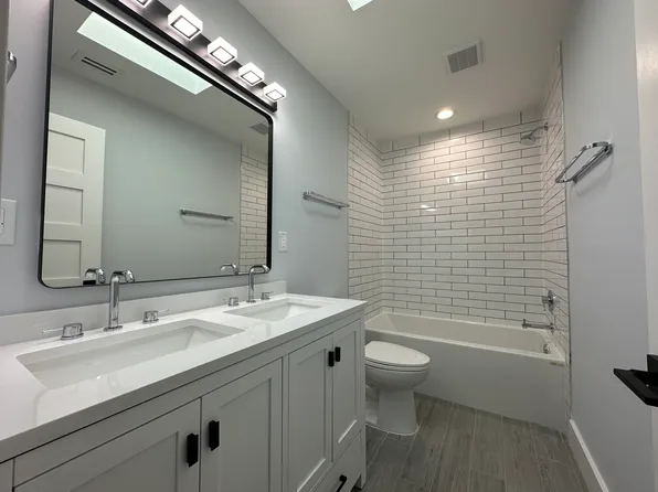 215 Sailfish Dr E, Atlantic Beach, FL 32233