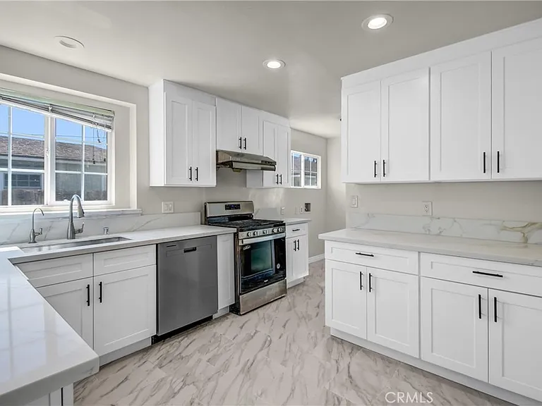 712 W Longden Ave — Photo 20