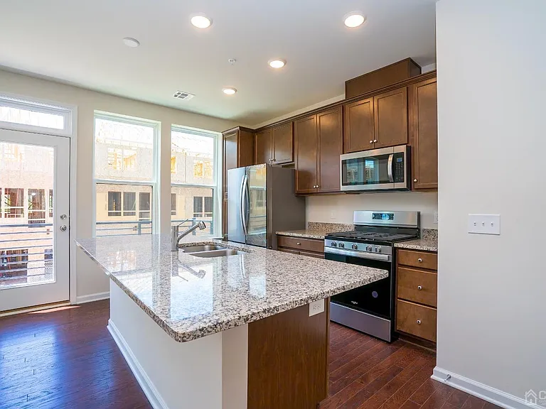 218 Peyton Pl — Photo 7