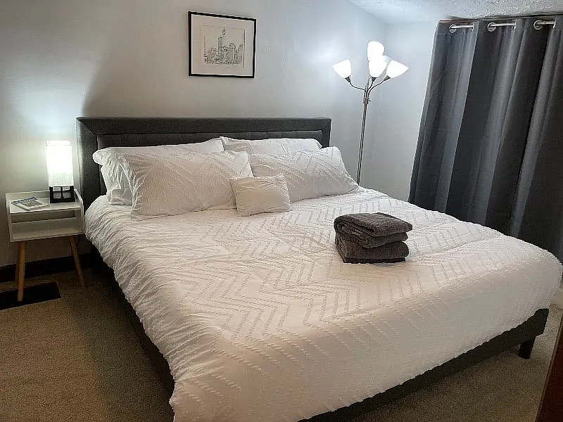 3 bed, 3509 sqft, $2,500 — Photo 1
