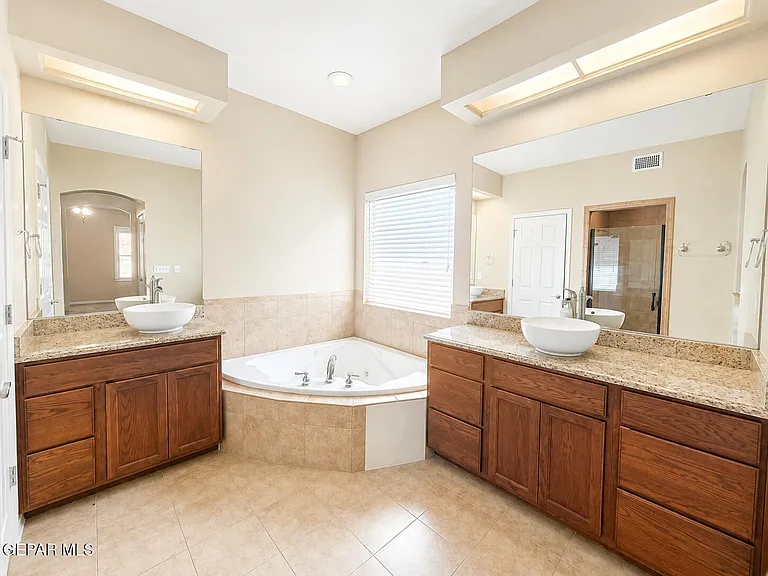 6019 Lourdes Rd — Photo 15