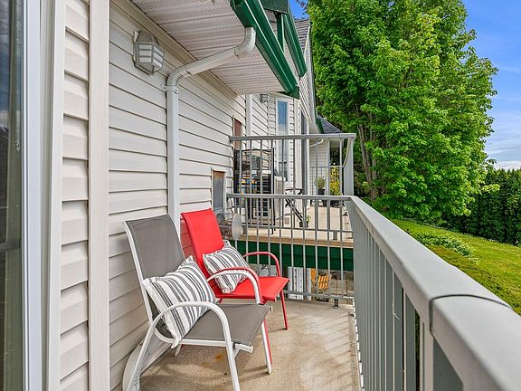 2nd image of 2767 Muir Rd #303
