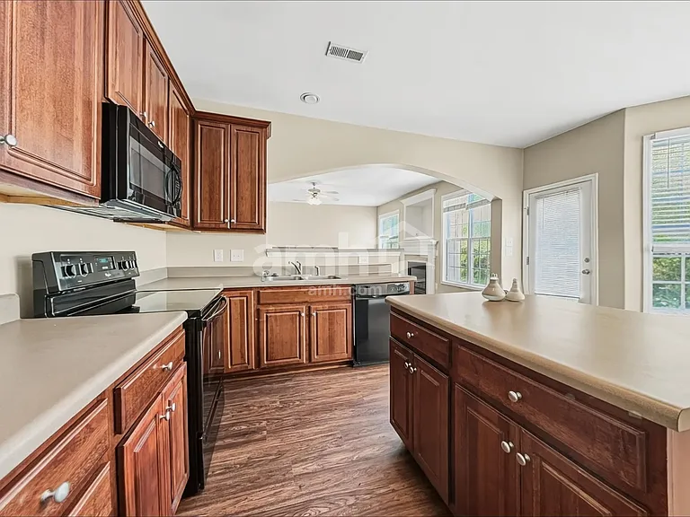 149 Pasadena Rd — Photo 3