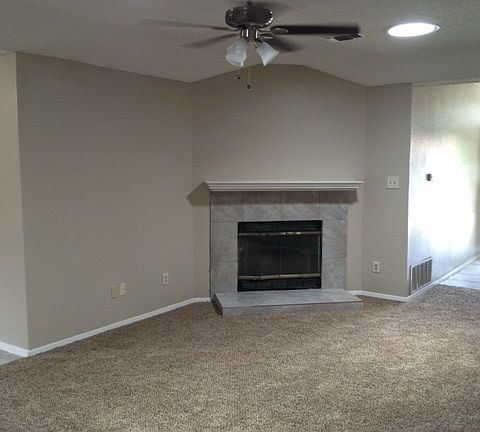 2nd image of 7920 Hayfield Ct