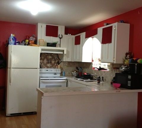 4th image of 922 W Acacia Ave
