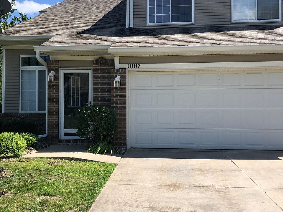 1st image of 6855 Woodland Ave Unit 1007