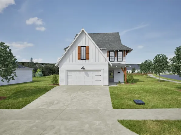 189 Firefly Ln, Opelika, AL 36804