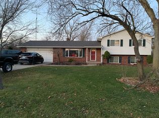 4389 Dauncy Rd, Flat Rock, MI 48134