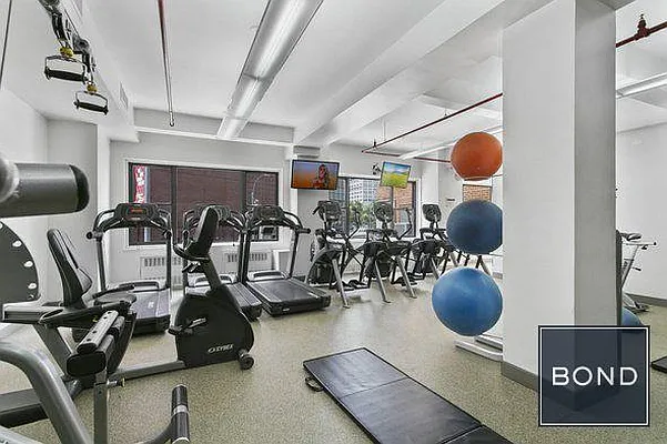 Rented by Bond New York | media 35