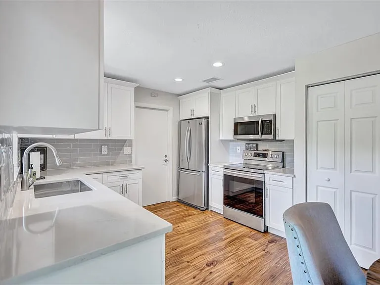 504 7th St SE — Photo 10