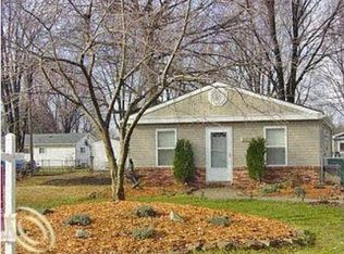 26768 Earl St, Harrison Township, MI