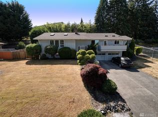 1410 Woodside Dr, Fircrest, WA 98466
