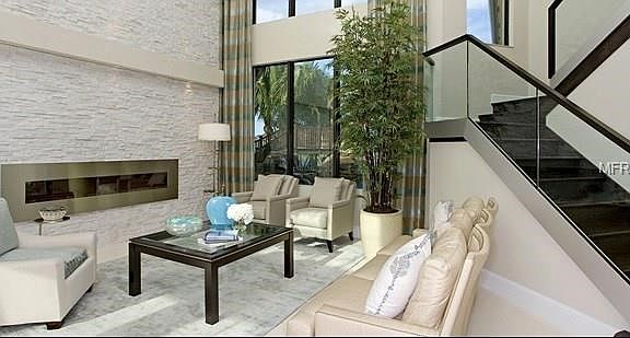 3rd image of 2724 Coco Palm Cir