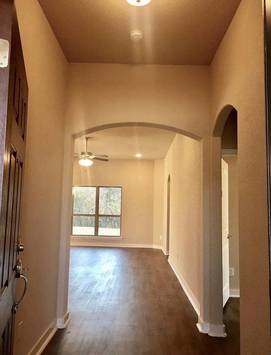 3 bed, 1500 sqft, $1,900 — Photo 3