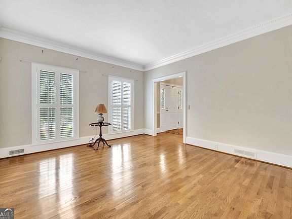 5th image of 1140 Azalea Cir SE