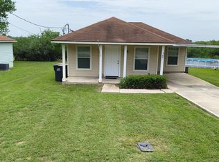 460 Willow Ave, Luling, TX 78648