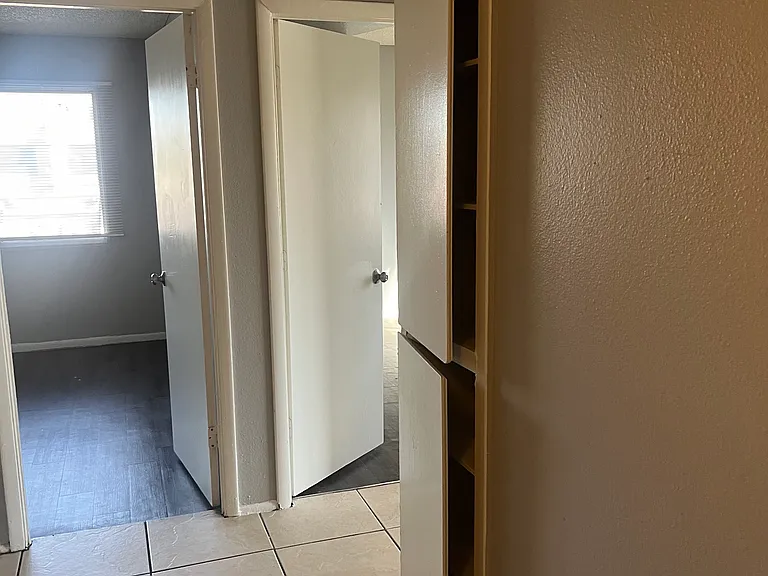 4003 W Reade Ave #1 — Photo 8