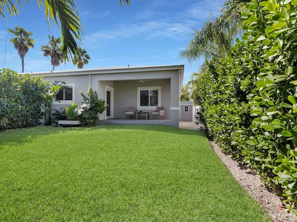 230 8th St, Key Colony Beach, FL 33051
