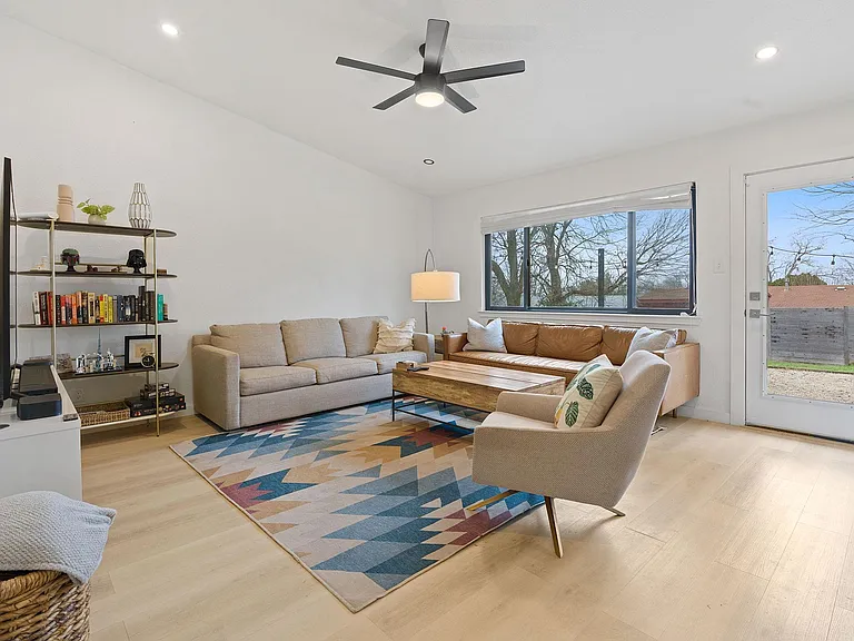 7106 Colony Park Dr — Photo 5