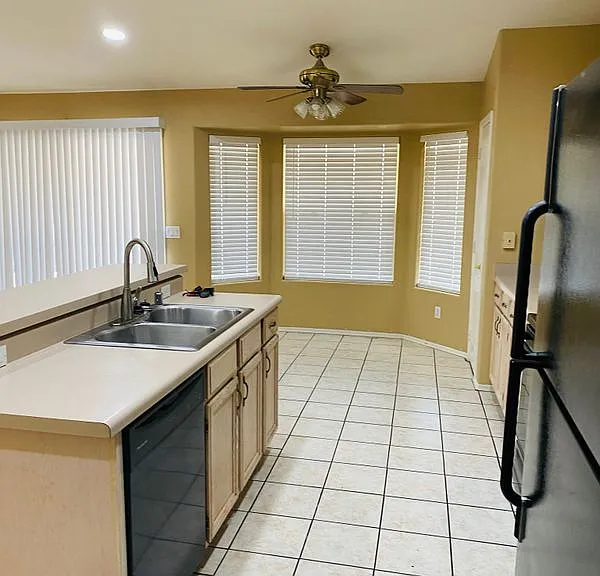 8656 W Willow Ave — Photo 12