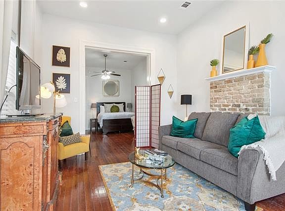 2nd image of 2924 Saint Peter St