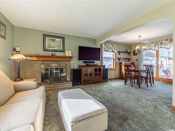 3rd image of 382 Longfellow St