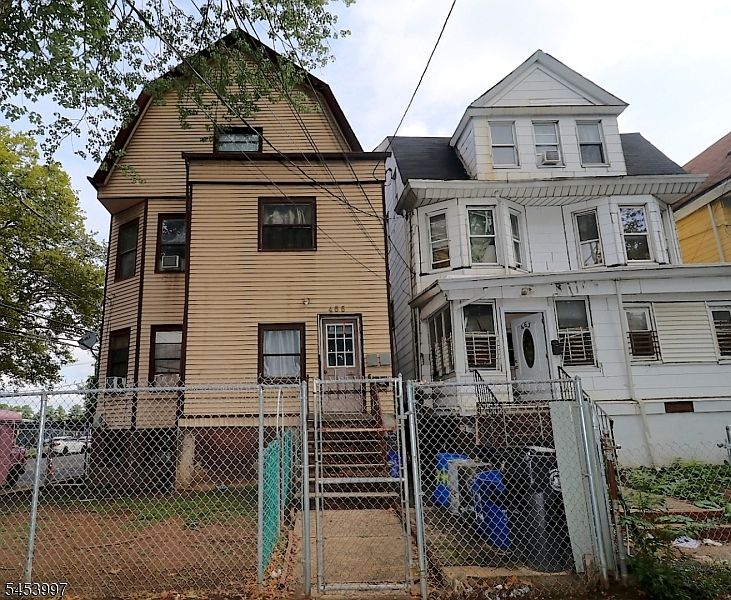 2nd image of 465 4Th Ave