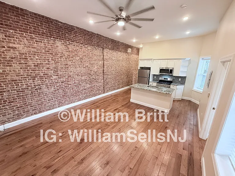 66 Sherman Pl #27 — Photo 1